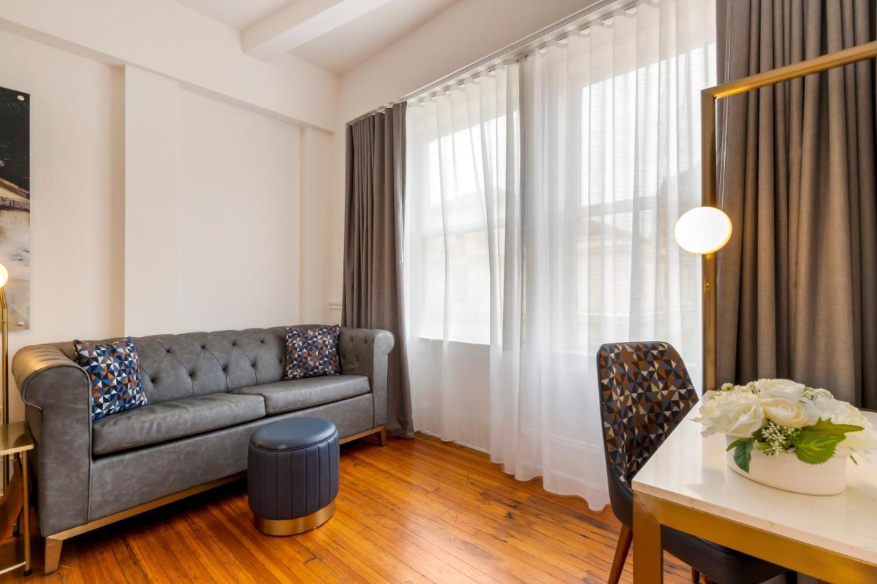 Hotel Gibbs Downtown Riverwalk 4*