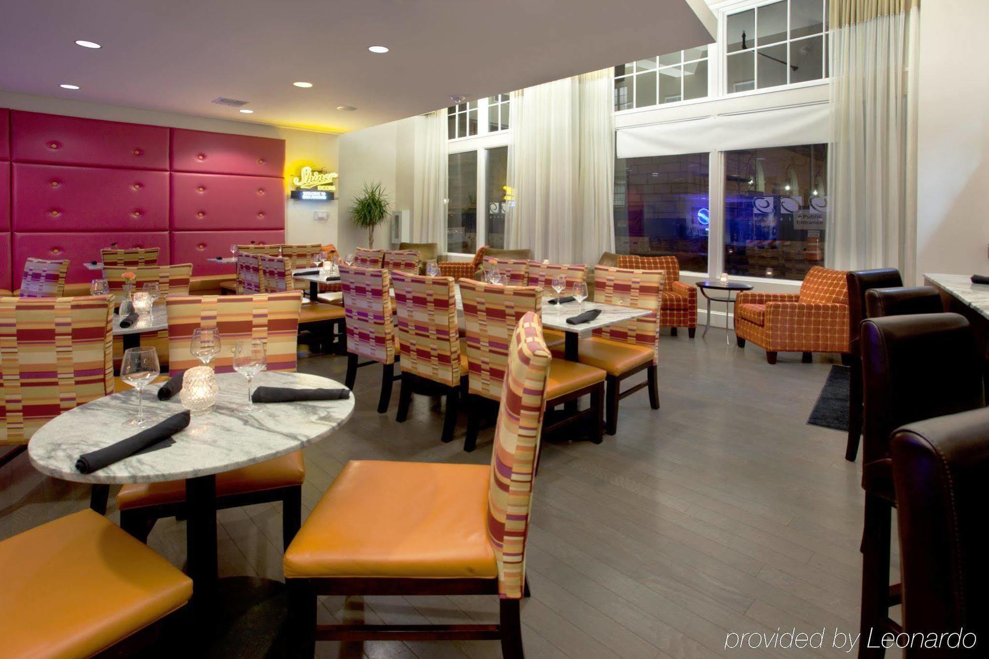Hotel Gibbs Downtown Riverwalk 4*